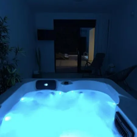 Luxury Villa Mandy With Heated Pool, Jacuzzi & Sauna - Split Villa Žrnovnica