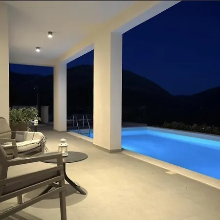 Villa Luxury Villa Mandy With Heated Pool, Jacuzzi & Sauna - Split Žrnovnica