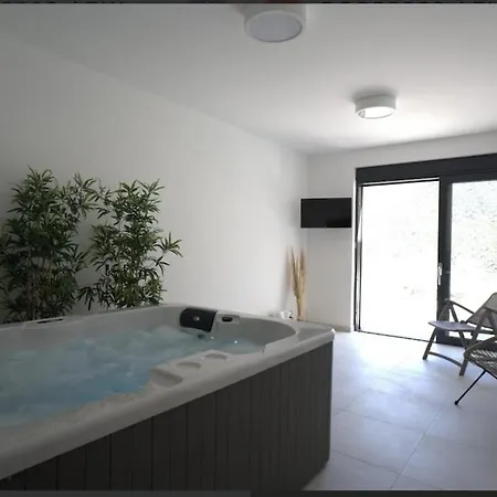 Luxury Villa Mandy With Heated Pool, Jacuzzi & Sauna - Split *