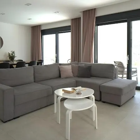 Luxury Villa Mandy With Heated Pool, Jacuzzi & Sauna - Split Villa *