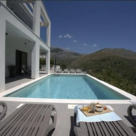 Villa Luxury Villa Mandy With Heated Pool, Jacuzzi & Sauna - Split Žrnovnica